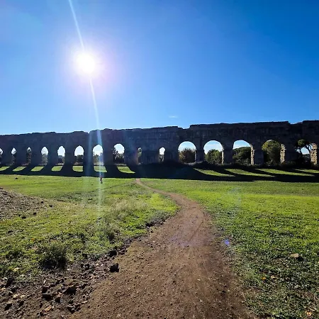 Radiant By The Aqueducts, Apartment